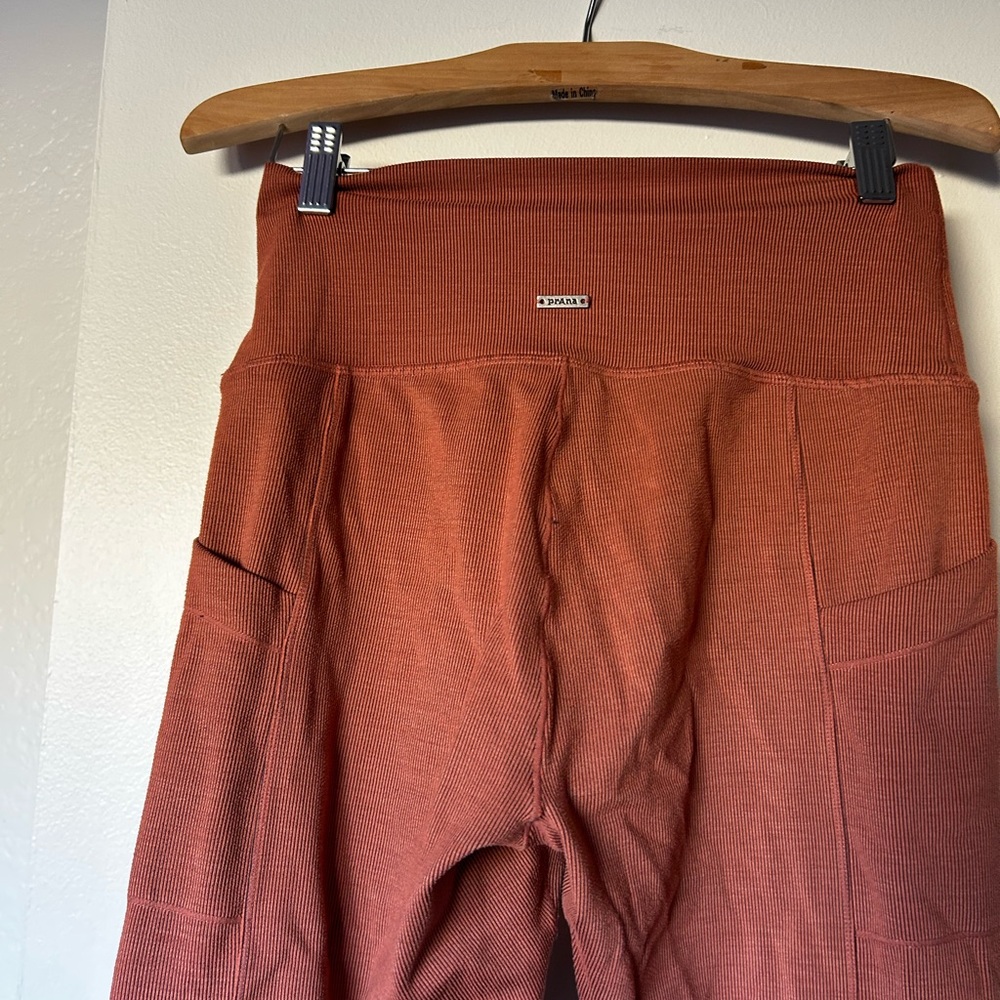 prAna Rust Orange ribbed leggings